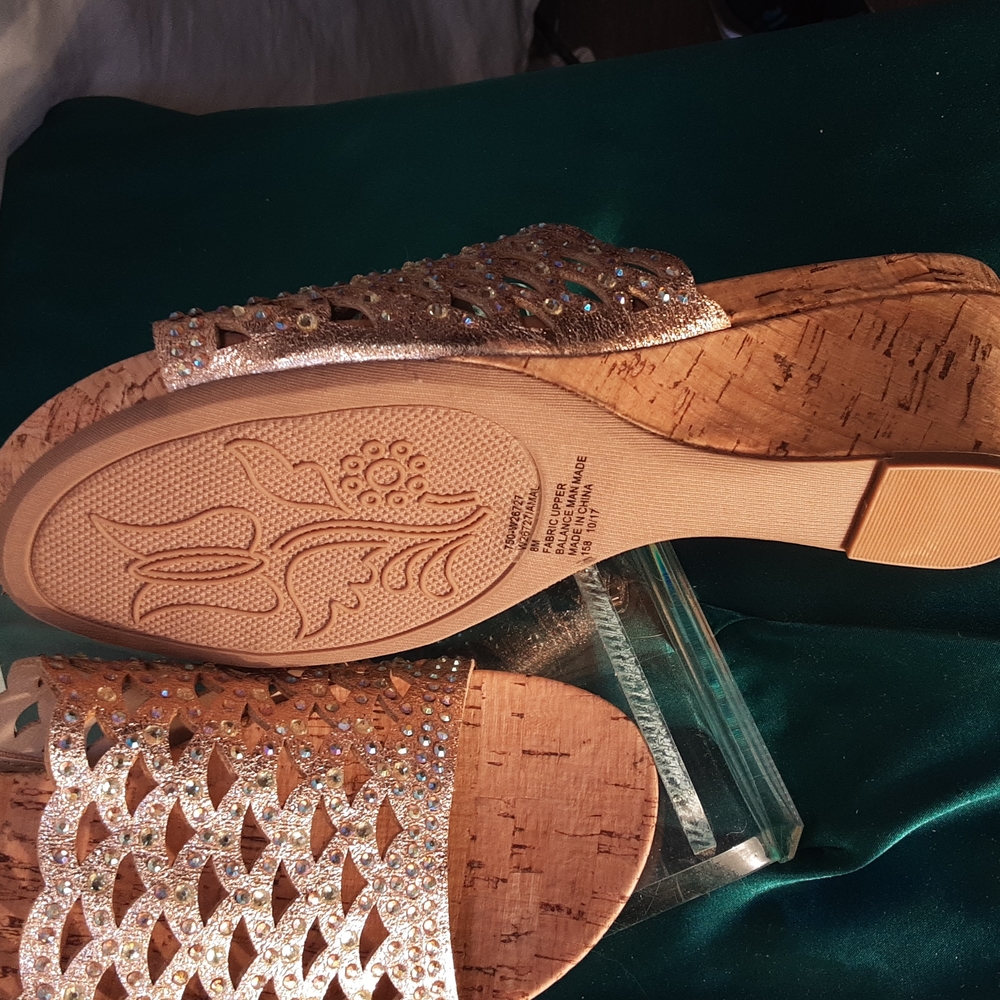 Shoes - Picture 4 of 4
